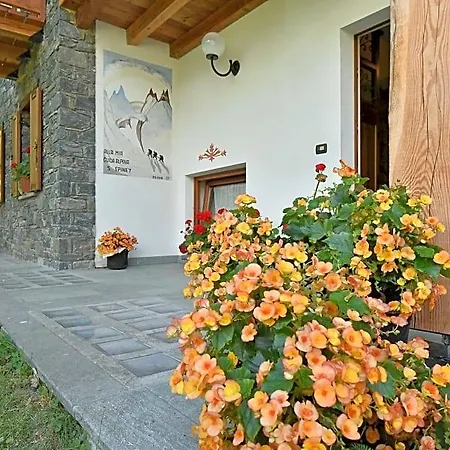 La Casa Della Guida 3* Pontey